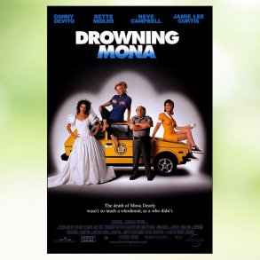 Drowning Mona (2000)